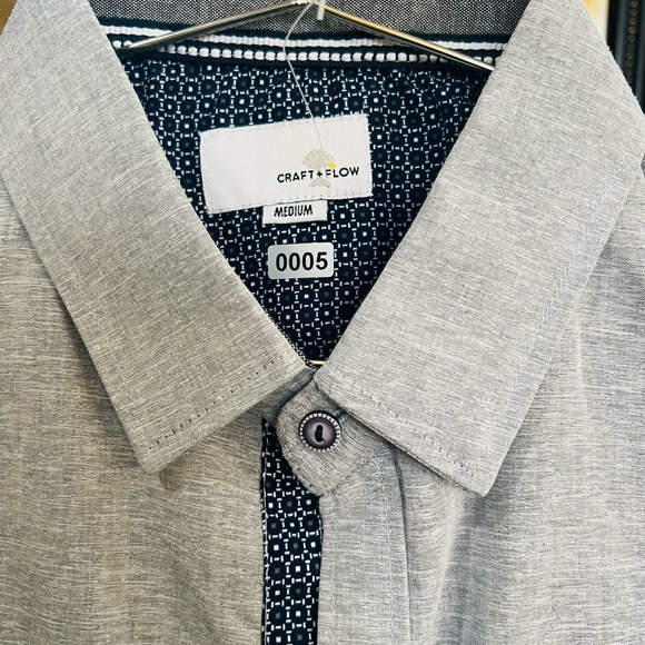 Craft and Flow Gray Short Sleeve Shirt with Navy Accents (NWT) - Picture 3 of 5